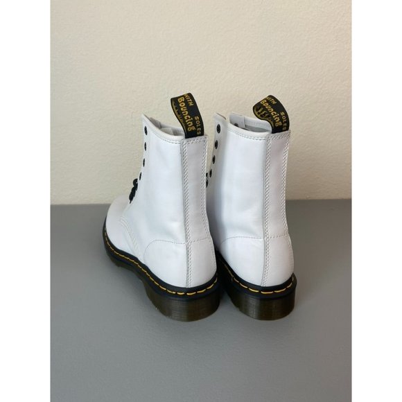 Doc Marten's Dr. Marten's women's US 8 softy T white lace up combat boots - Picture 3 of 7